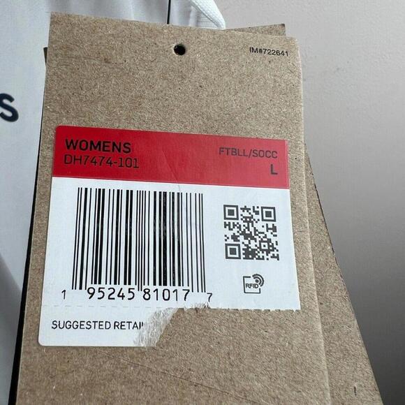 PSG Paris Saint-Germain 2022/23 Jordan 4th Jersey White Womens Large L NWT - Picture 6 of 9